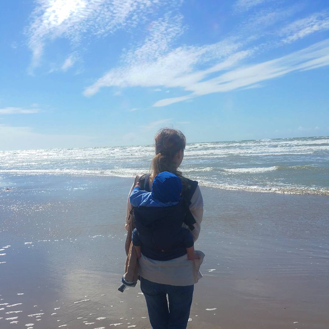 3 useful resources for parents new to babywearing